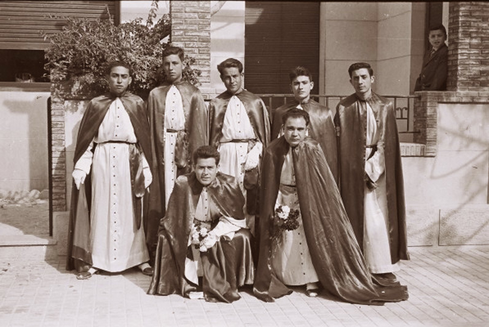AMIGOS EN LA SEMANA SANTA DE LOS 50