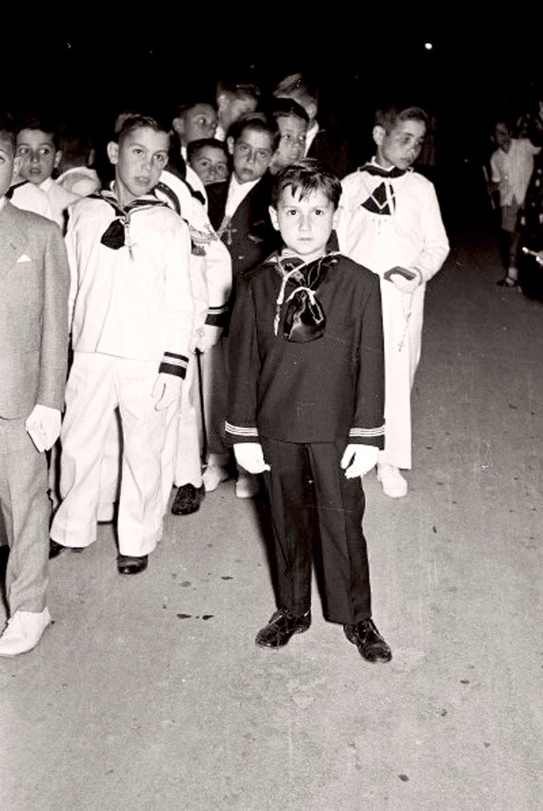 UN SOLO TRAJE PARA DOS COMUNIONES